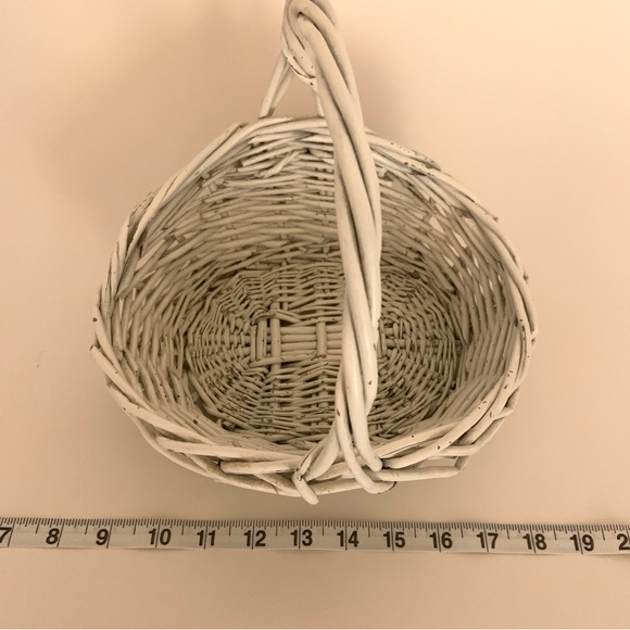 Vintage Basket / Home Decor Basket / Vintage White Basket / Old Fruit Basket. - Picture 4 of 17